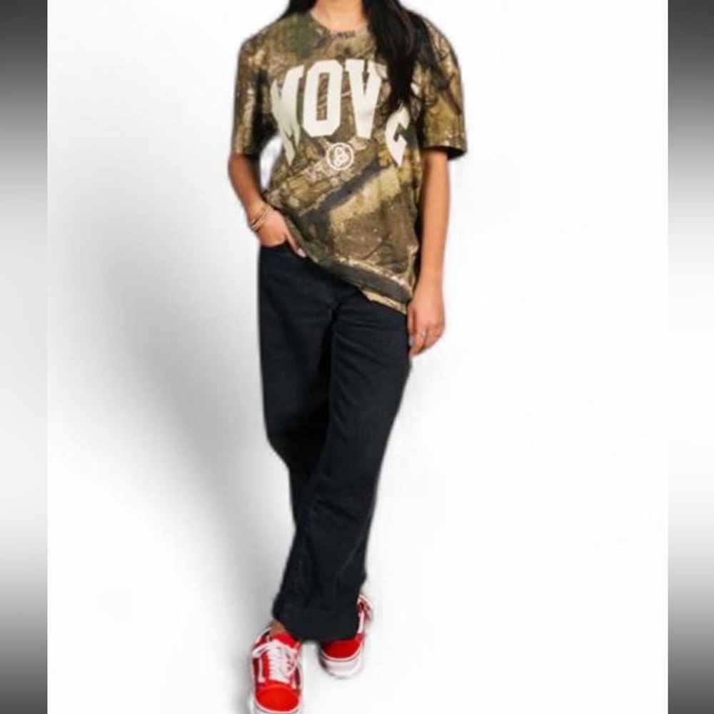 Camouflage 'MOVE' Graphic Tee - Olive & Brown